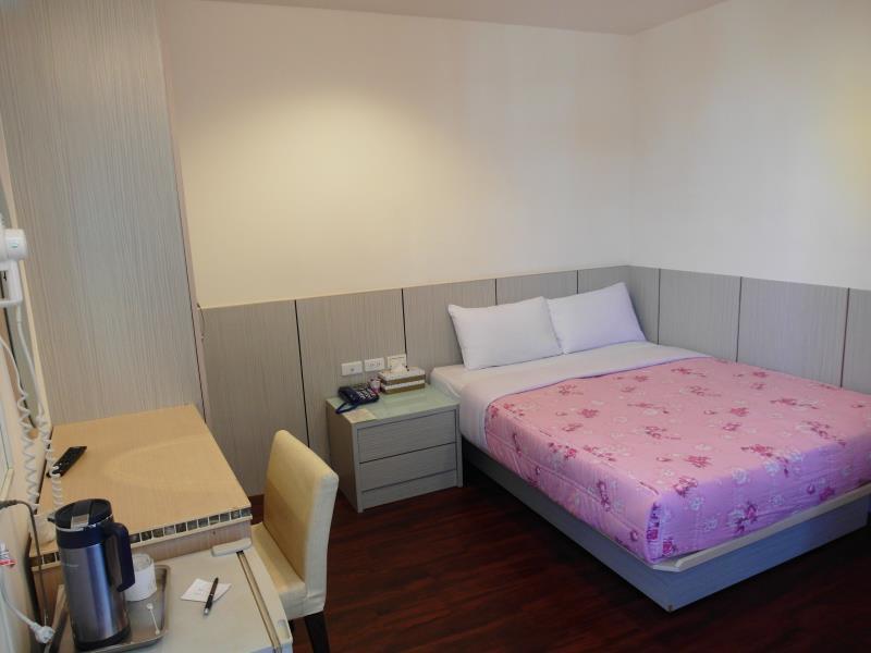 Ruei Gung Business Hotel Kaohsiung Exterior photo