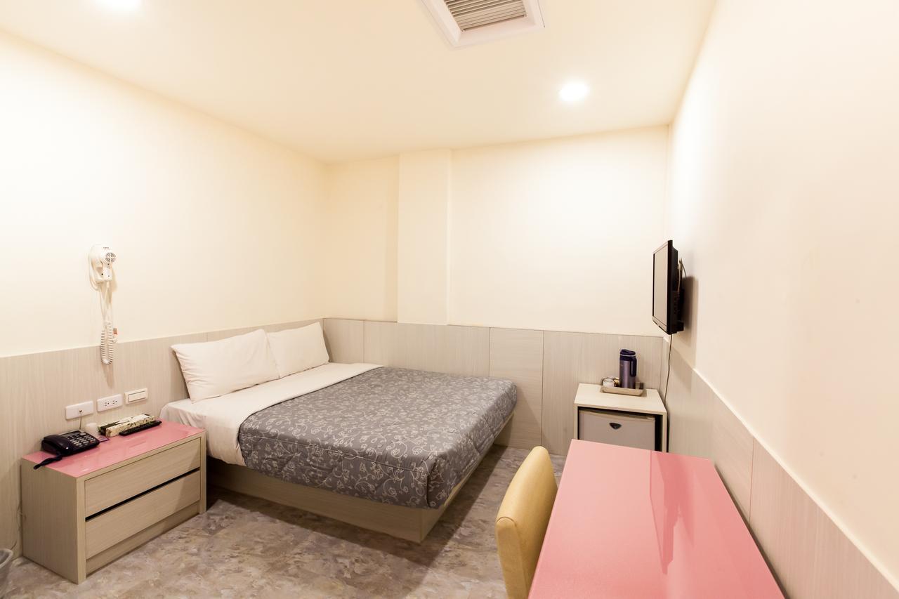 Ruei Gung Business Hotel Kaohsiung Exterior photo