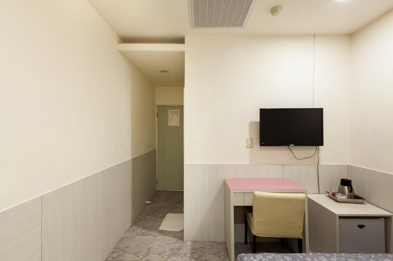 Ruei Gung Business Hotel Kaohsiung Exterior photo