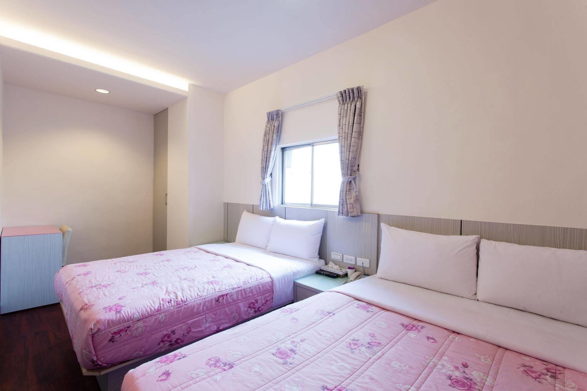 Ruei Gung Business Hotel Kaohsiung Exterior photo