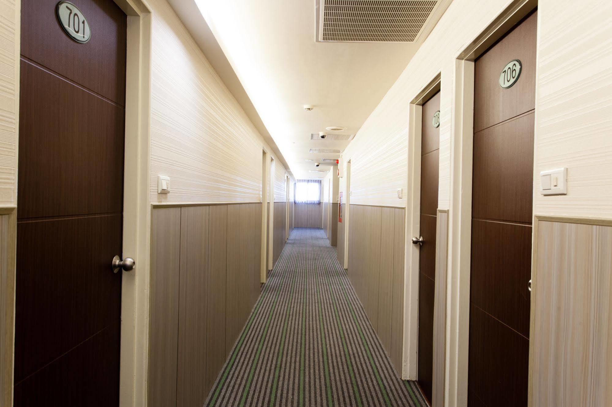 Ruei Gung Business Hotel Kaohsiung Exterior photo