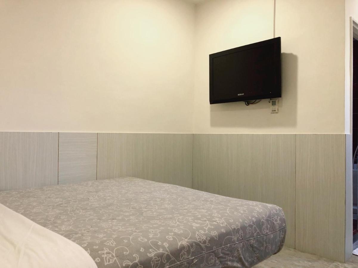Ruei Gung Business Hotel Kaohsiung Exterior photo